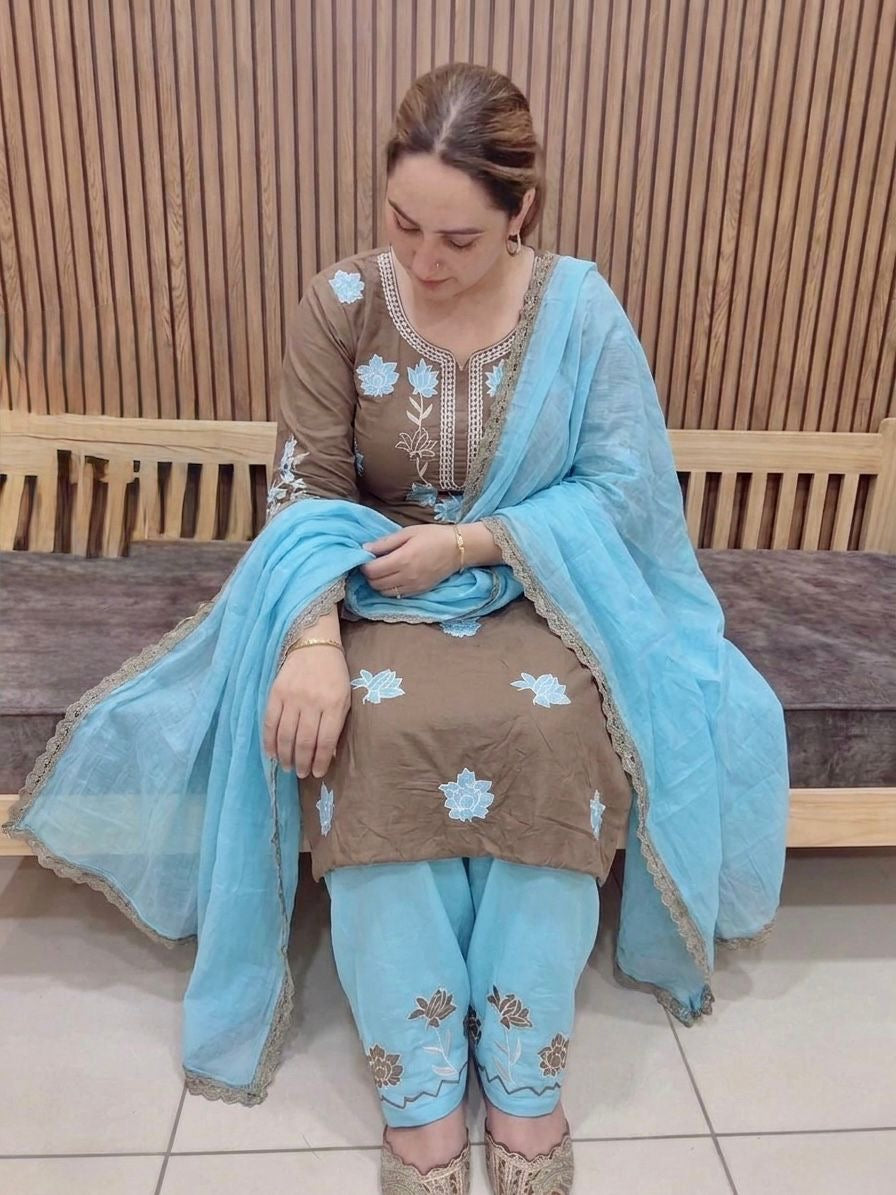 Contrast embroidery suit
