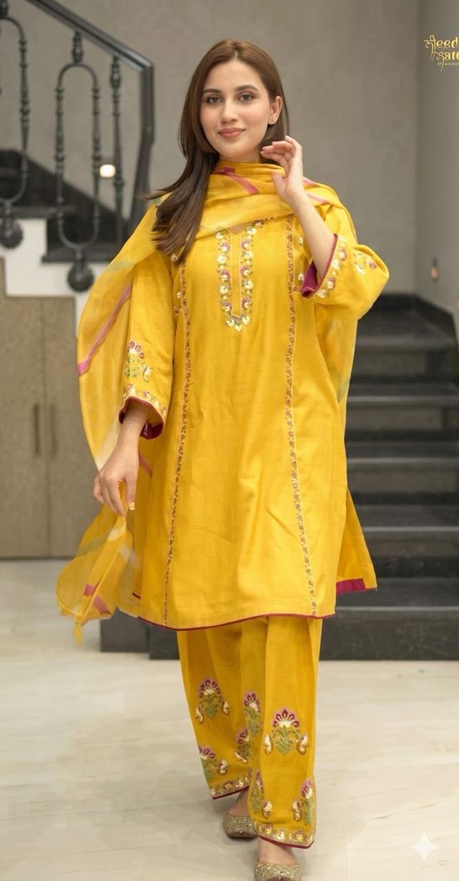YELLOW BOUTIQUE SUIT