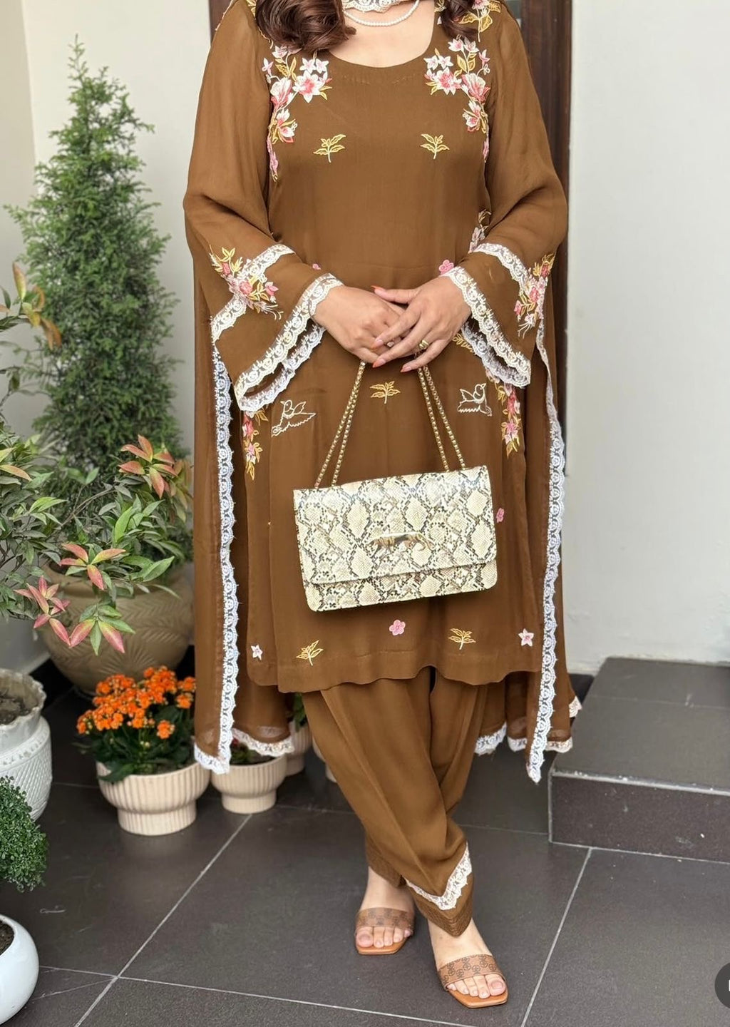 Special front vack embroidery heavy suit