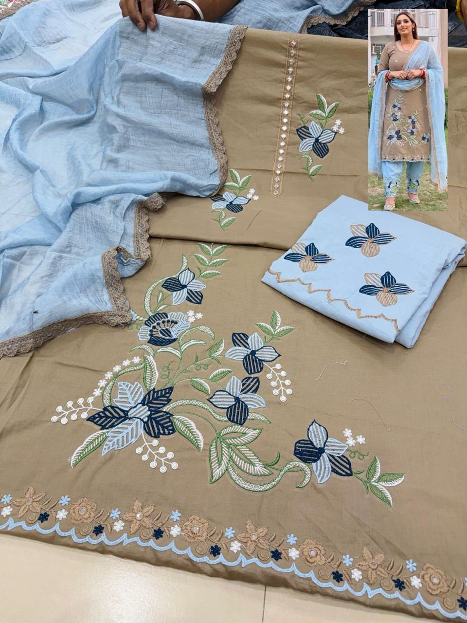 MOUSE CONTRAST BOUTIQUE SUIT