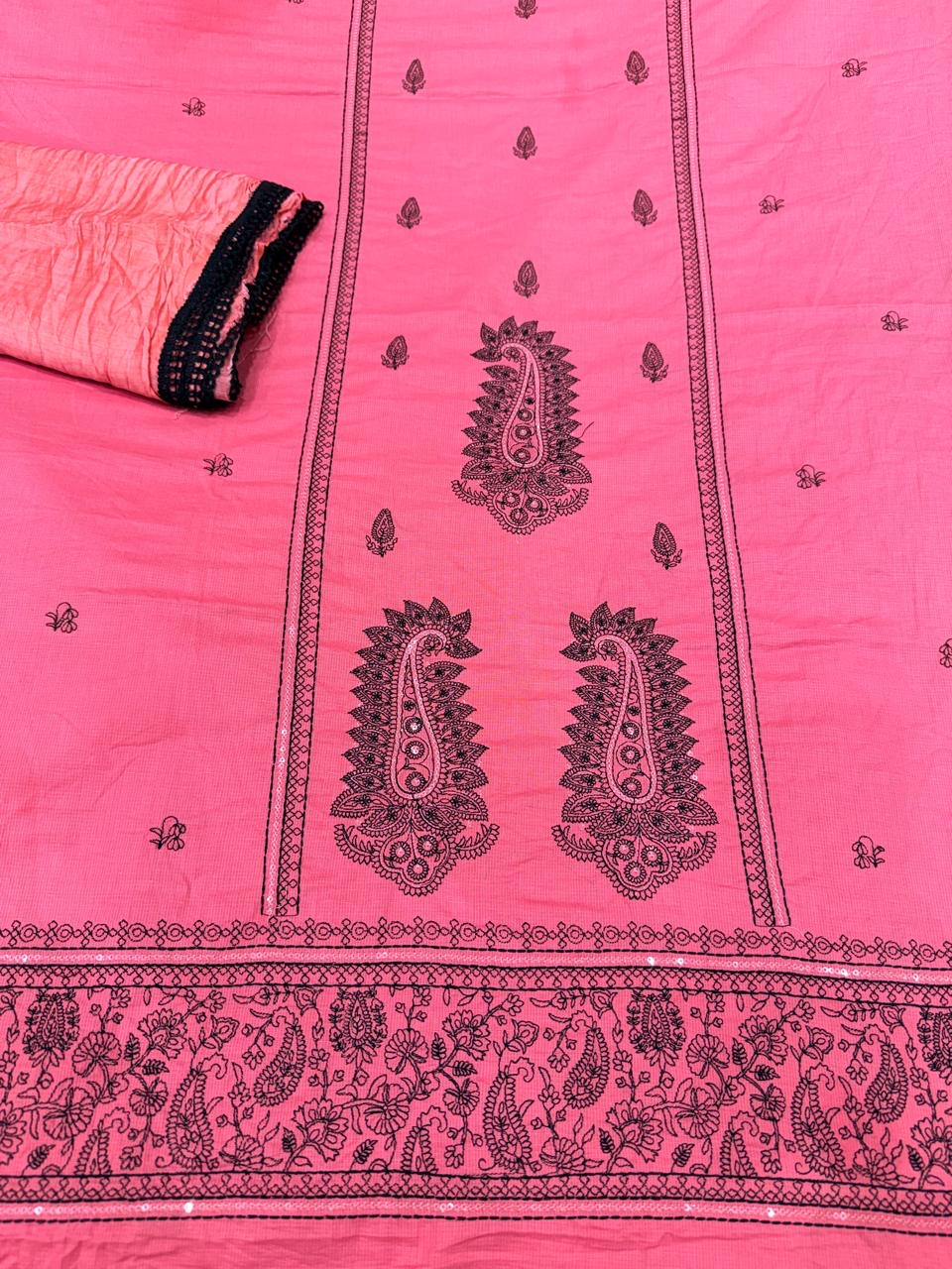 Thread embroidery suits