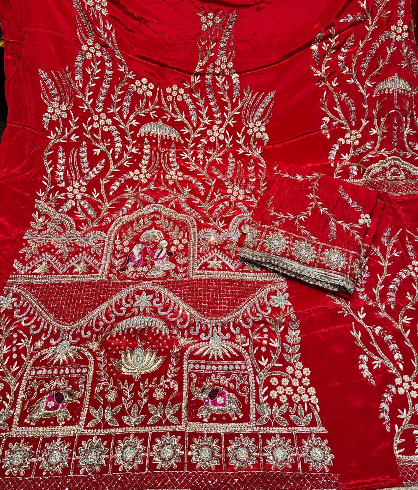 BRIDAL SUIT (ਲਾਵਾਂ ਫੇਰੇ ਵਾਲਾ ਸੂਟ)