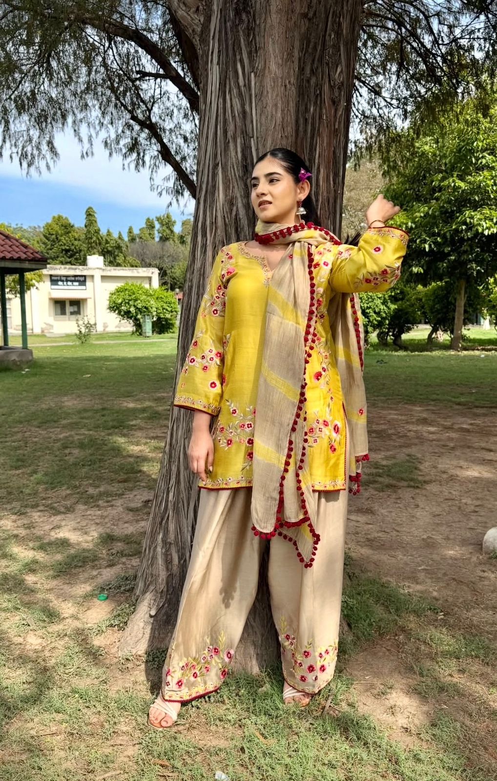 Yellow boutique suit ￼