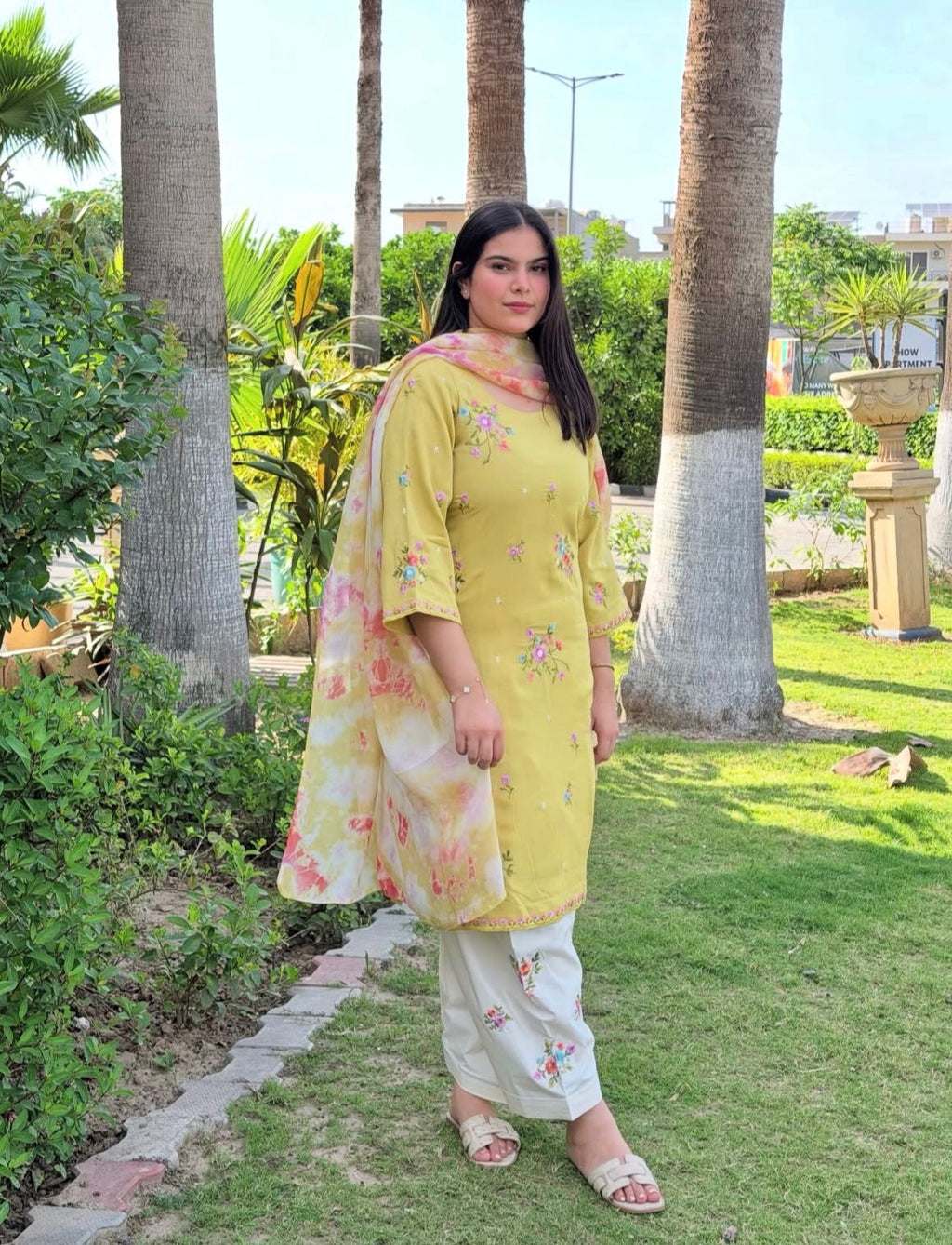 COTTON EMBROIDERY LEMON